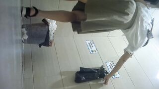 小白虎 厕所 