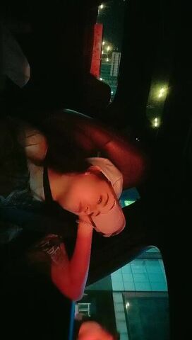 【租豪车钓拜金女】这社会是咋啦，豪车约美女，酒店22岁漂亮前台，金钱面前扛不住，开房日爽她，难忘的销魂一夜