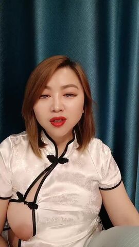 淫乱的4P现场，丝袜高跟轻熟女的性生活，4人交叉69舔逼口交大鸡巴，抠逼到高潮各种爆草抽插，淫声荡语不断
